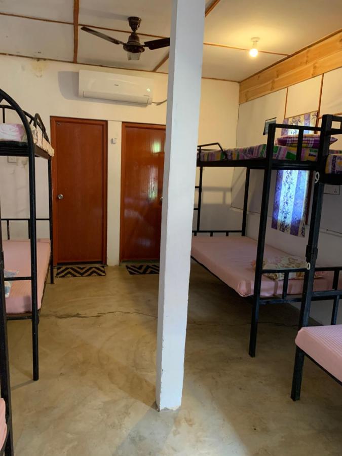 Wanderers Hostel Trincomalee Exterior foto