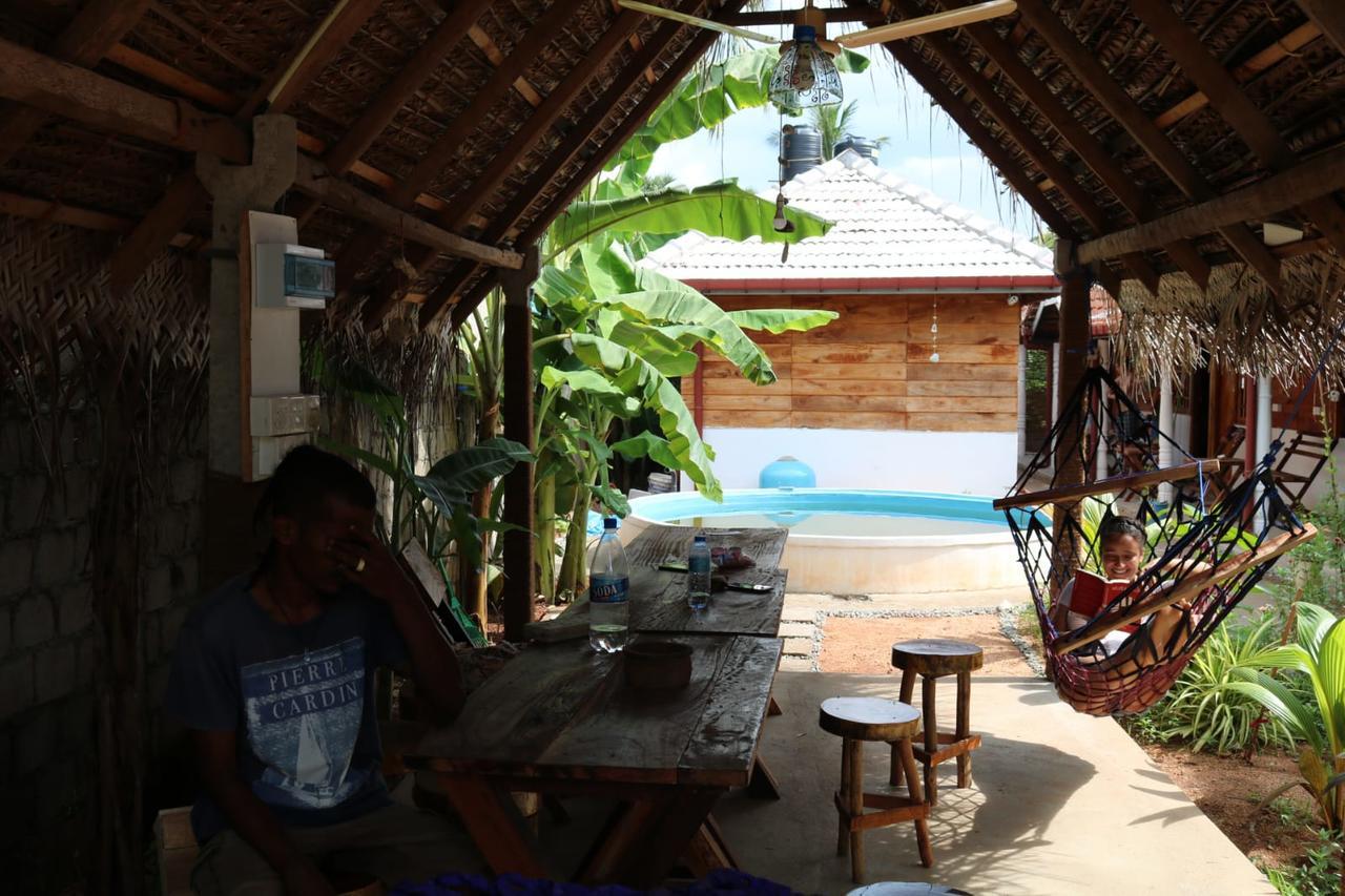 Wanderers Hostel Trincomalee Exterior foto