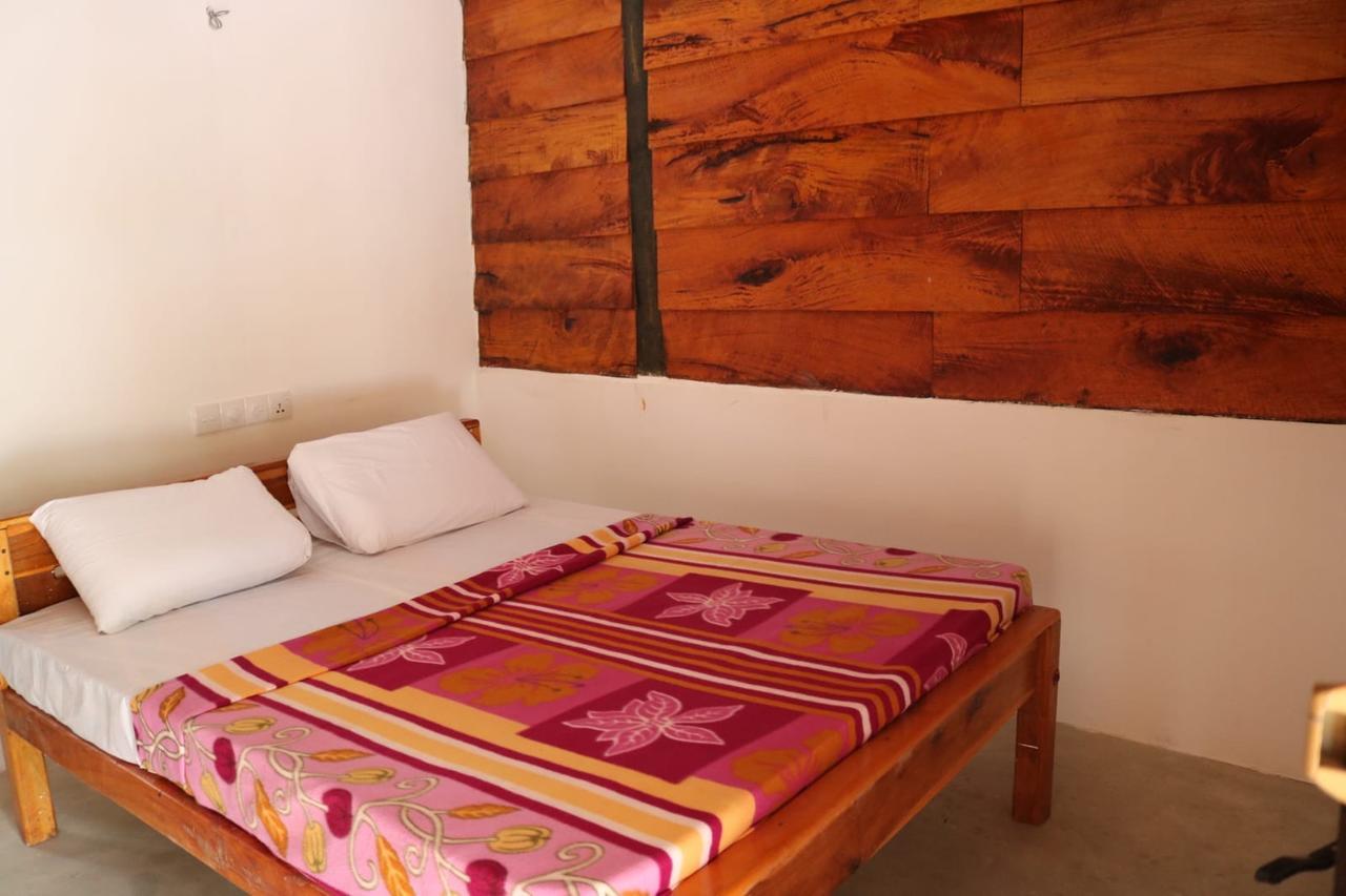 Wanderers Hostel Trincomalee Exterior foto