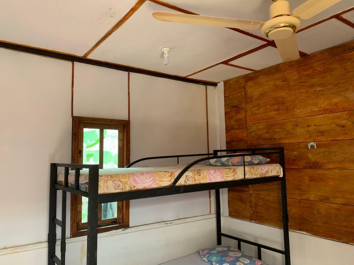 Wanderers Hostel Trincomalee Exterior foto